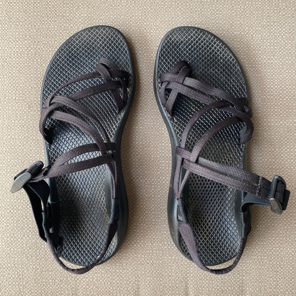 Chacos for women, Size 9, Black, adjustable double strap system